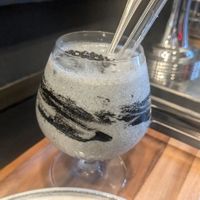 Sesame banana smoothie at anthrop. in Tokyo