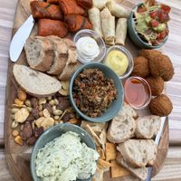 Close up borrelplank  at Fredgie's  in Dwingeloo