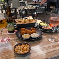 Bitterballen and nacho platter at Fredgie's  in Dwingeloo
