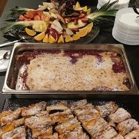 Top Süßspeisen und frisches Obst   at Atelier in Wuppertal