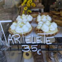Lemon tarts at Odete Bakery - Cedofeita in Porto