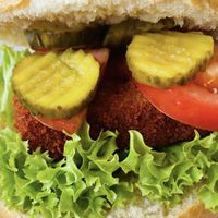 Broodje bamiburger   at Frituur Lovato's in Genk