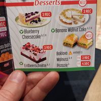 Veganer Nachtisch at Oses Cig Köfte in Mainz