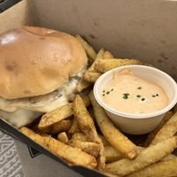 Muy bien también a domicilio  at Mad Mad Vegan - Barcelona in Barcelona