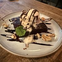 American Brownie with Vanilla Ice   at Mad Mad Vegan - Barcelona in Barcelona