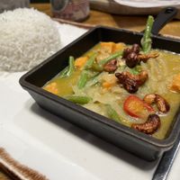 Sri Lankan sweet potato & green bean curry  at LHR - The London‘s Pride - T2 in London