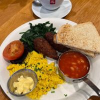 Plant-based breakfast with a plant-based latte, all we needed. Try it your yourselves 👌🏻  at LHR - The London‘s Pride - T2 in London