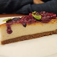 Cheesecake at UMAMI Plantbased in Barcelona