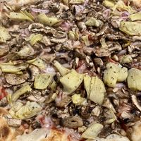 “The Vegan” 😋   at Zola's Pizzeria in Brookings