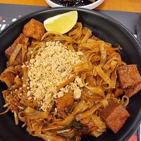 Vegan pad thai at Nosh in Verona