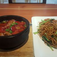 Tofu claypot and Shanghai noodles at Zǎozǐ Shù - Vegetarian Life Style - Yuanshen in Shanghai