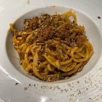 Spaghetti con ragù vegano e polvere di funghi porcini   at Bistromeet in Mantova