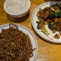 Chow mein, rice and beef & brocoli at Huì Yuán Sù Shí Fāng 慧缘素食坊 Lotus Vegan in Shanghai