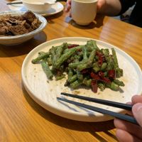 Braised „Beef“ und gebratene grüne Bohnen  at Huì Yuán Sù Shí Fāng 慧缘素食坊 Lotus Vegan in Shanghai