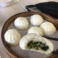 Mushroom and veg steamed buns at Huì Yuán Sù Shí Fāng 慧缘素食坊 Lotus Vegan in Shanghai