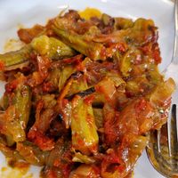 Okraschoten at To Sokaki - Οινομαγειρείον "Το Σοκάκι" in Poros