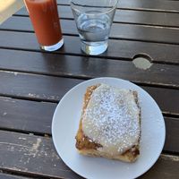 Cinnamon roll at Tree House in St Louis