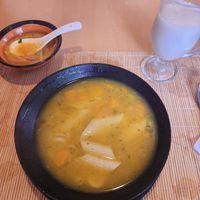 Starter soup with pasta and veggies at Mas Vida Restaurante Vegetariano in Banos