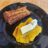 Dessert and sidedish at Mas Vida Restaurante Vegetariano in Banos