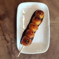 Rice dumplings with sweet soy sauce (mitarashi-dango) at Konohanaya - 木ノ花屋 in Nagano