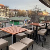 Blick auf den Viktualienmarkt  at Rischart: Café am Markt in Munich