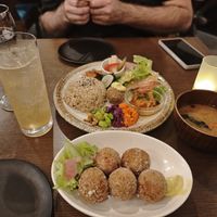 Marvellous food (lotus plate + chickpeas croquettes) + drinks at LOTUS CAFE TOKYO in Tokyo