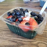 Green bowl at Vibe Foods Superfood Bar in Memphis