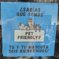 Se puede entrar con animales no humanos ^^ at Cafeteria Riglos in Jaca