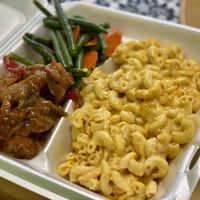 Spicy chicken, veggies, and Mac-un-cheese at Eden's Vegans in Raleigh