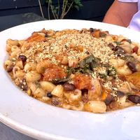 Mac and cheese with chilii  at Harlow in Portland