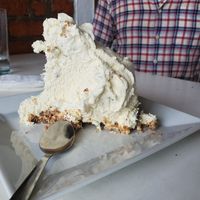 Chiffon maracuyá (passion fruit) at Arbol de Seda in San Jose