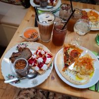 Brunch : 1 assiette salée, 1 gaspacho, 1 assiette sucrée, 1 boisson chaude, 1 boisson froide 🙌 at Le Canithé in Toulouse