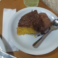 Bolo de cenoura vegana delicia e mousse de chocolate at GES YU - Vegan Food in Sao Paulo