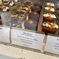 Vegan labeled   at Hans liebt Kuchen in Stuttgart