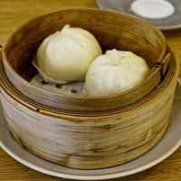 Brioches vapeur at Bếp Việt in Paris