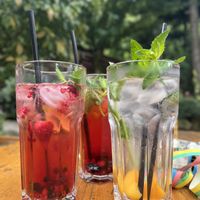 Hausgemachte Limonaden (Berry 🍒🍓🫐 & Peach 🍑)  at Lebenshof MutimBauch in Ottenhoefen Im Schwarzwald
