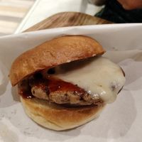 Smash Cheese Burger at La Vigne Akiko - Sunshine City in Tokyo