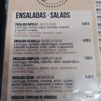 Carta de ensaladas, pueden modificarlas at Villa Bella in Pontevedra