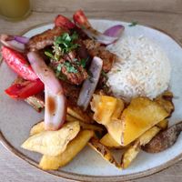 Lomo saltado at SAMSARA in Lima