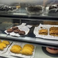 Bakes goods at SAMSARA in Lima