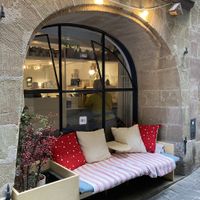 Exterior seating  at Bio Fred in Geneva