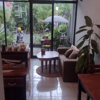 Sweet little place with indoor and outdoor seating at O Baba Vegan in Denpasar