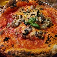 Vegan Pizza 🍕 at Officine19 in Mallorca