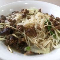noodles at  Dīngxiāng Dòuhuā Sùshí Shuǐjiǎo -丁香豆花素食水餃 in New Taipei City