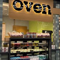 The oven is located in the food court on the 2nd floor  at AMS - The Oven  in Schiphol