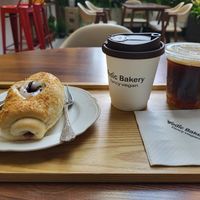Red bean bun, caramel latte and lytchee sparkling latte at Vedic Bakery - Ru Fuzhi in Shanghai