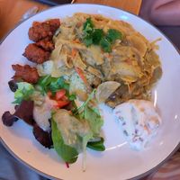 Attieke (?) - Links die frittierten Bohnenbällchen at Restaurant Laura Adama in Weimar