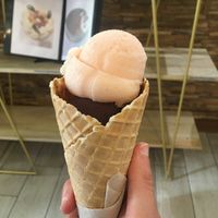 Pamplemousse - poivre et acaï  at Gourmand'ice Glacier in Sete