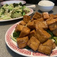 Orange Tofu & Broccoli + Veggie Chow Fun  at Tong Fong Low in Oroville