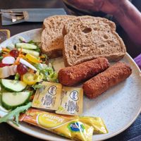 Celeriac croquettes with bread and salad at De Liefhebber in Delft
